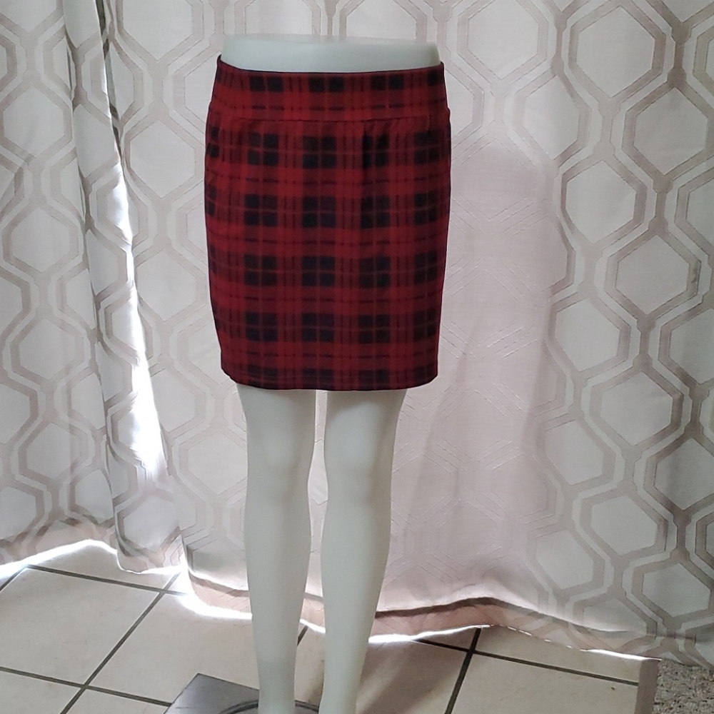 Red plaid stretch pencil skirt